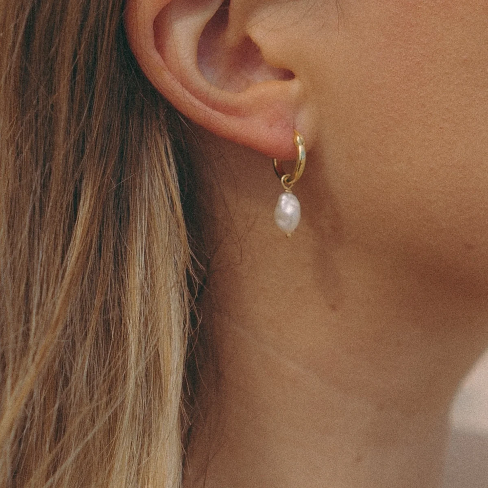 
                  
                    Salty Tracks - Keshi Pearl Hoop Earrings 13mm
                  
                