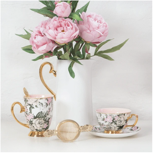 
            
                Load image into Gallery viewer, Cristina Re Tea Cup Belle de Fleur
            
        